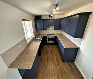 2 bedroom end of terrace house to rent - Photo 4