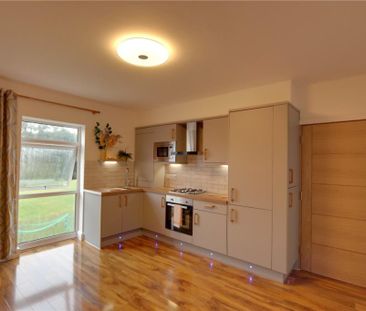 Queens Road, Aldershot, Hampshire, GU11 - Photo 6