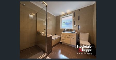 Comfortable Family Living in a Convenient Location - Photo 4