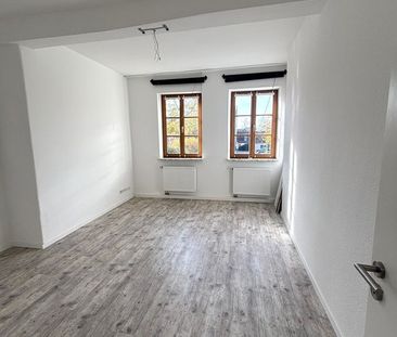 Exklusive 3,5-Zimmer-Wohnung mit Balkon, Stellplatz und EBK am Thea... - Foto 5