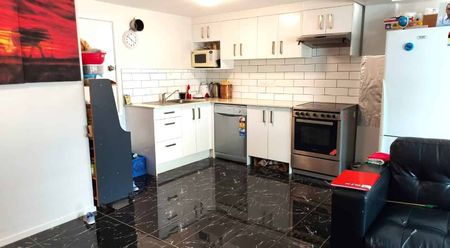 HILLSBOROUGH, 2 BEDROOMS - Photo 4