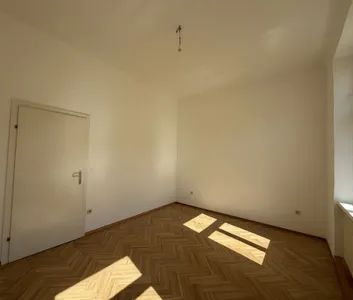 Top geschnittene 2 - Zimmer Altbauwohnung | unbefristet | ab sofort - Photo 3