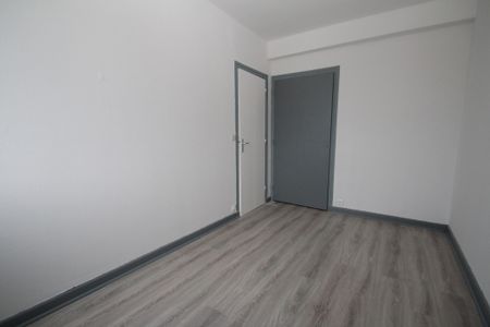 Location Appartement 3 pièces 56m² DECIZE 58300 - Photo 2