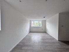 2 bed Flat for Rent - Photo 1