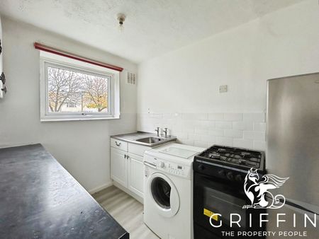 Braybrooke, Basildon, SS14 - Photo 5