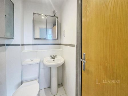 2 bedroom flat to rent - Photo 5