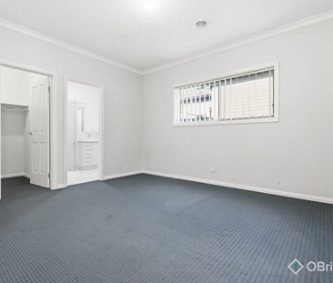 Stylish Family Living in Botanica Springs Estate - Photo 4