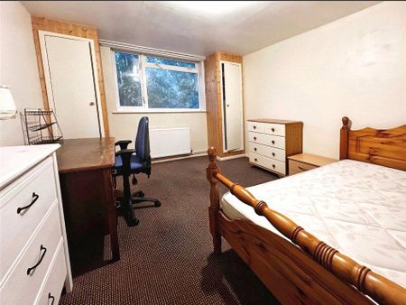 5 bedroom flat to rent - Photo 5