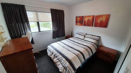 3 bedroom modern townhouse - Photo 5