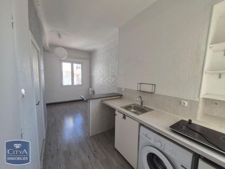 Location Appartement 2 pièces MARSEILLE 7ème - Photo 2