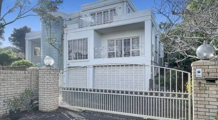 Remuera, 5bedroom Executive home - Photo 2