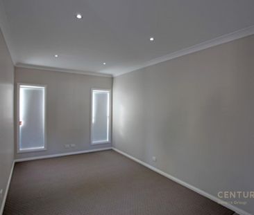 Modern Family Home - Photo 2