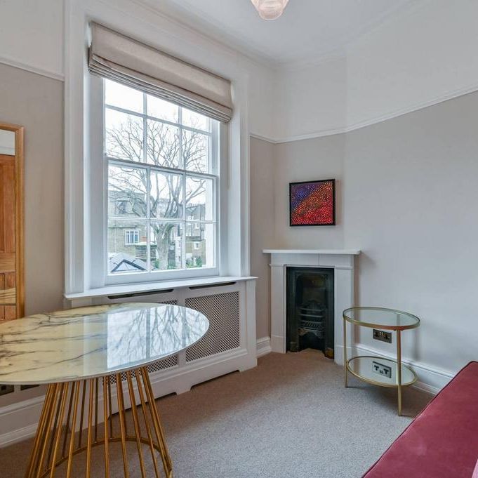 4 bedroom flat to rent - Photo 1