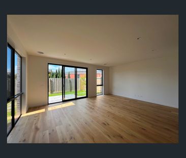 Generous 4-Bedroom Family Home with Dual Living Areas in Brickworks！ - Photo 2