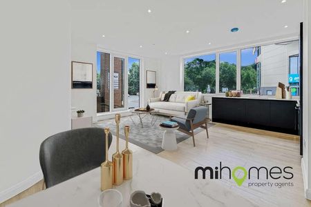 Aquila House, Surrey, RH1 - Photo 3