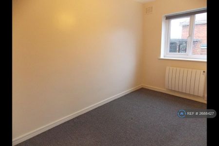 2 bedroom maisonette to rent - Photo 4