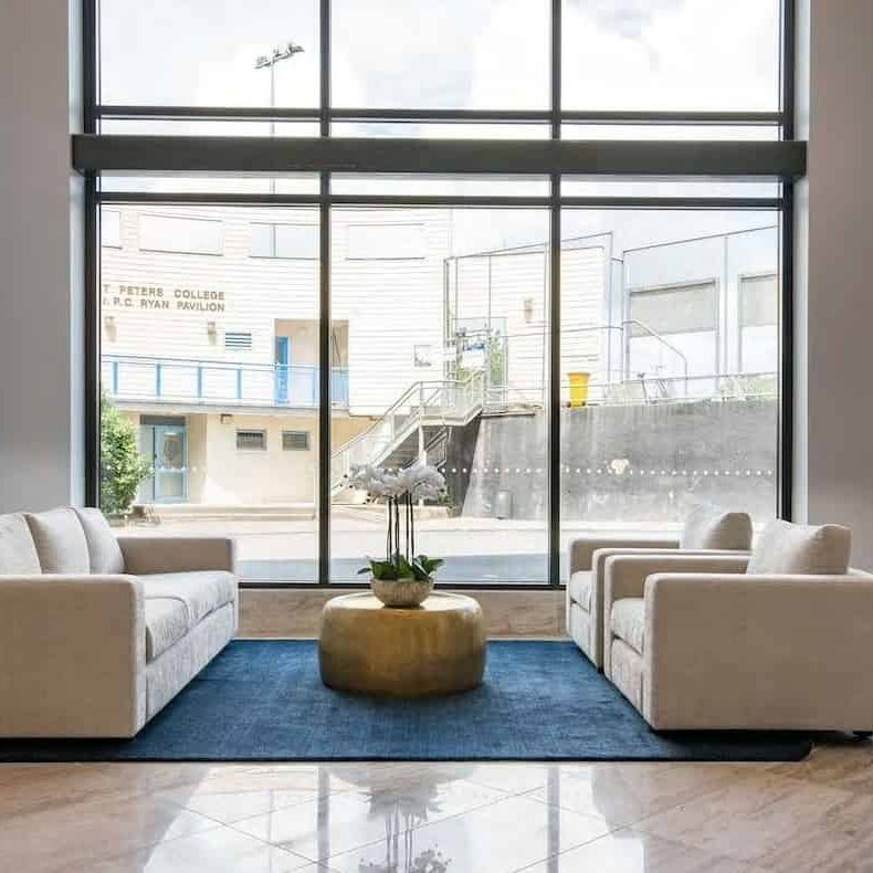 Furnished Luxury Grammar Apt – Bills Included - Photo 1