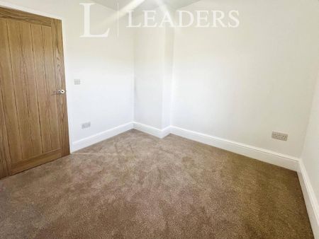 3 bedroom terraced house to rent - Photo 2