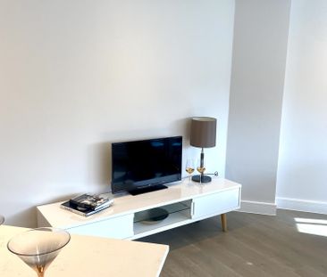 Stylish Apartment for Rent in Reigate - Photo 1