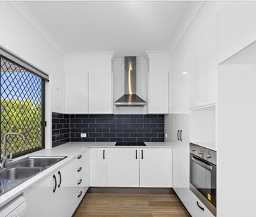 Contemporary Family Living in a Peaceful Wellington Point Pocket - Photo 5