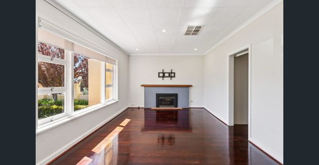 Beautifully Presented 3-Bedroom Home with Pristine Gardens - Photo 1