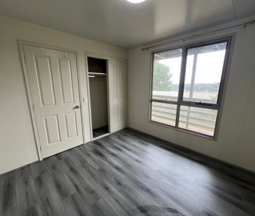 Beautiful 2 Bedrooms with Bonus Bungalow - Photo 6