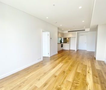 Large 1 BED APARTMENT ! - Photo 2