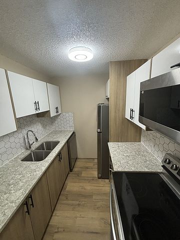 924 14 Ave SW, Calgary - Photo 2