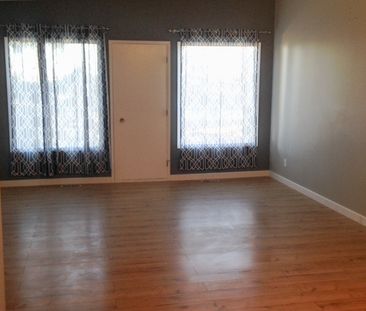 3 Bedroom Duplex For Rent In Huntington: Pet Negotiable. - Photo 2