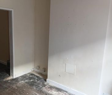Room in a Shared House, St Andrew Road, L4 - Photo 4