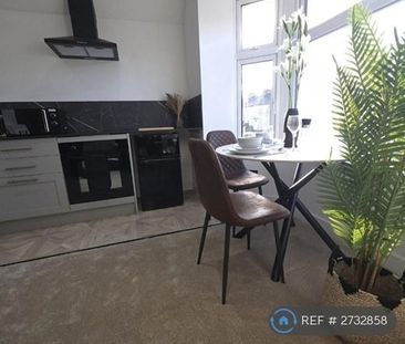 1 bedroom in a house share to rent - Photo 4