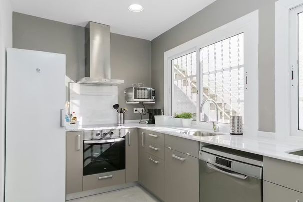 Carrer de Jaume Casanovas, El Prat de Llobregat, Catalonia 08820 - Photo 1