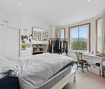 3 bedroom flat to rent - Photo 2