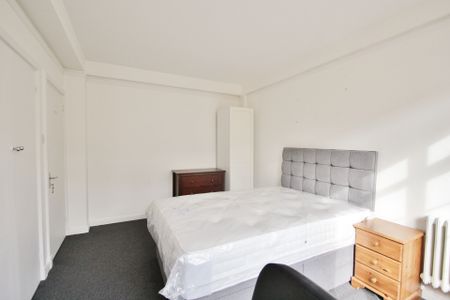 Latymer Court, Hammersmith Road, Hammersmith, London, W6 - Photo 5