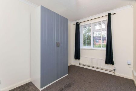 4 bedroom detached house to rent - Photo 4