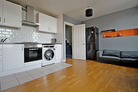 Windmill Road, TW8, Brentford - Photo 3