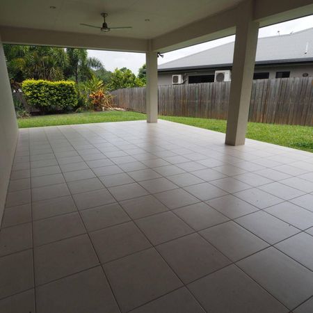 SPACIOUS AND MODERN HOME IN HIGHLY SOUGHT AFTER SUBURB - Photo 5