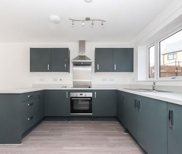 4 bedroom detached house to rent - Photo 6