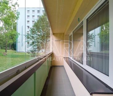 Prostorný byt 3+1 se zasklenou lodžií v klidné části Nového Jičína - Photo 1