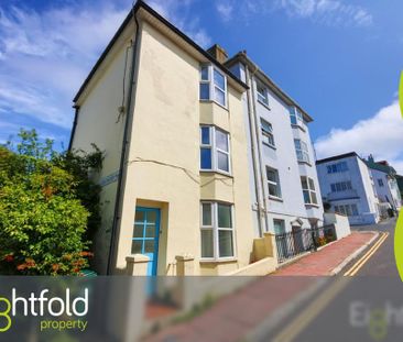 4 bedroom end of terrace house to rent - Photo 1