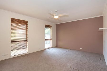 Comfortable Home with Perfect Location! - Photo 2
