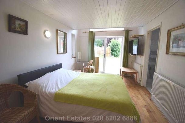 Barn Hill, Wembley, HA9 - Photo 1