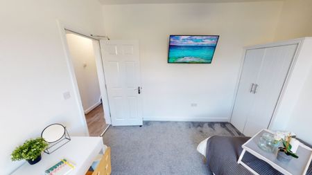 5 bed Mid Terraced House for Rent - Photo 4