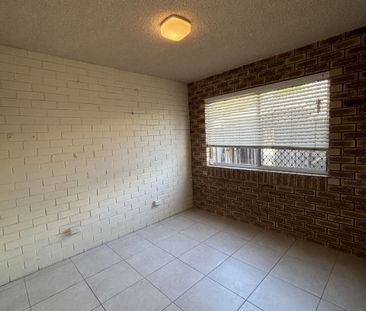 Ground Floor Unit With Private Courtyard - Photo 5