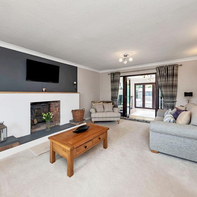 5 bedroom detached house to rent - Photo 1