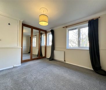 15, Abbeydale Oval, Kirkstall, Leeds, West Yorkshire, LS5 3RF - Photo 4