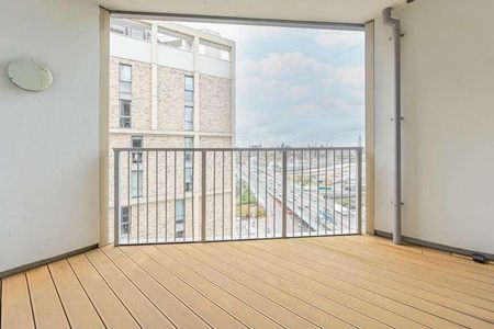 Terry Spinks Place, Canning Town, E16 - Photo 3