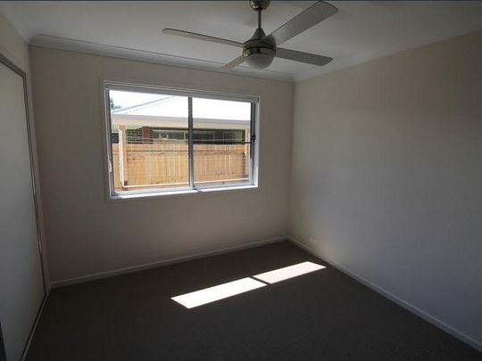 Modern Unit In Quiet Street - Photo 1