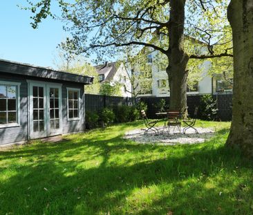 Elegantes Wohnen auf zwei Ebenen mit herrlichem Garten - Photo 1