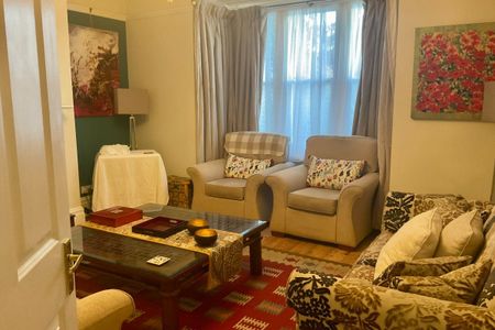 High Street, Tring - Photo 2